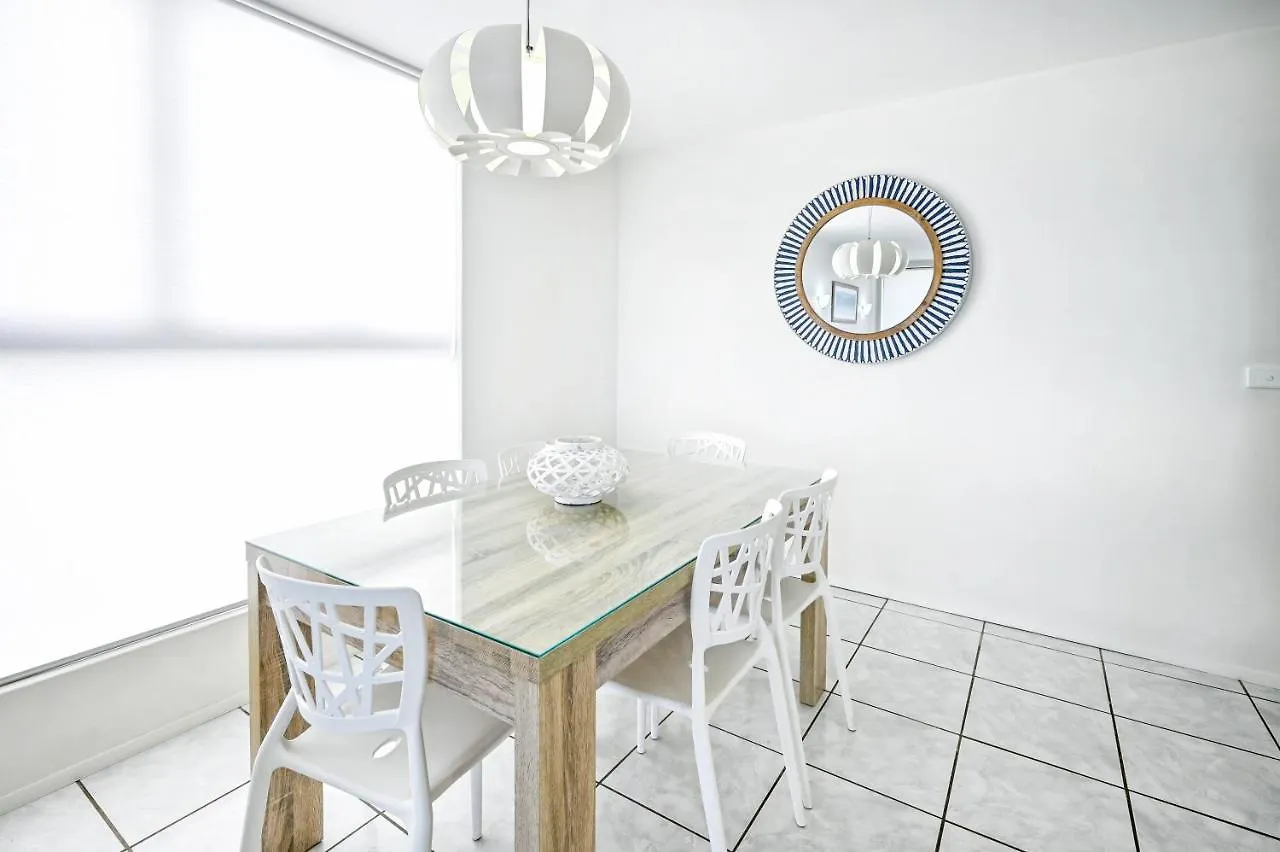 Beachfront Choices Choices Choices 알렉산드라헤드랜드 0*,